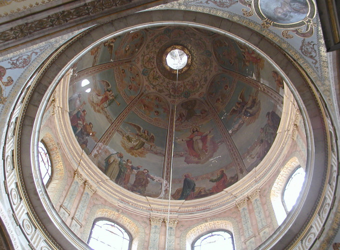 Los murales del interior de la cúpula Catedral Señor del Hospital de Salamanca